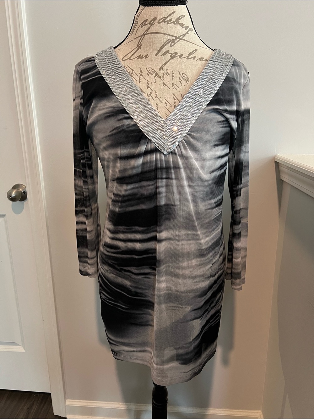 INC International Concepts Black & Gray Ombre Tunic
